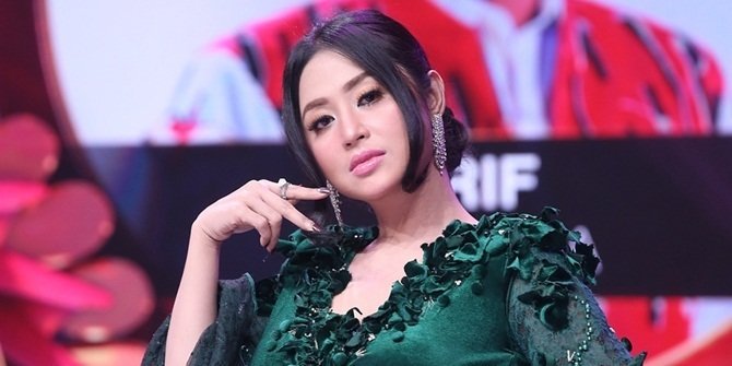 Dewi Persik Beri Komentar Terkait Omongan Netizen Yang Bilang Enak Jadi Artis